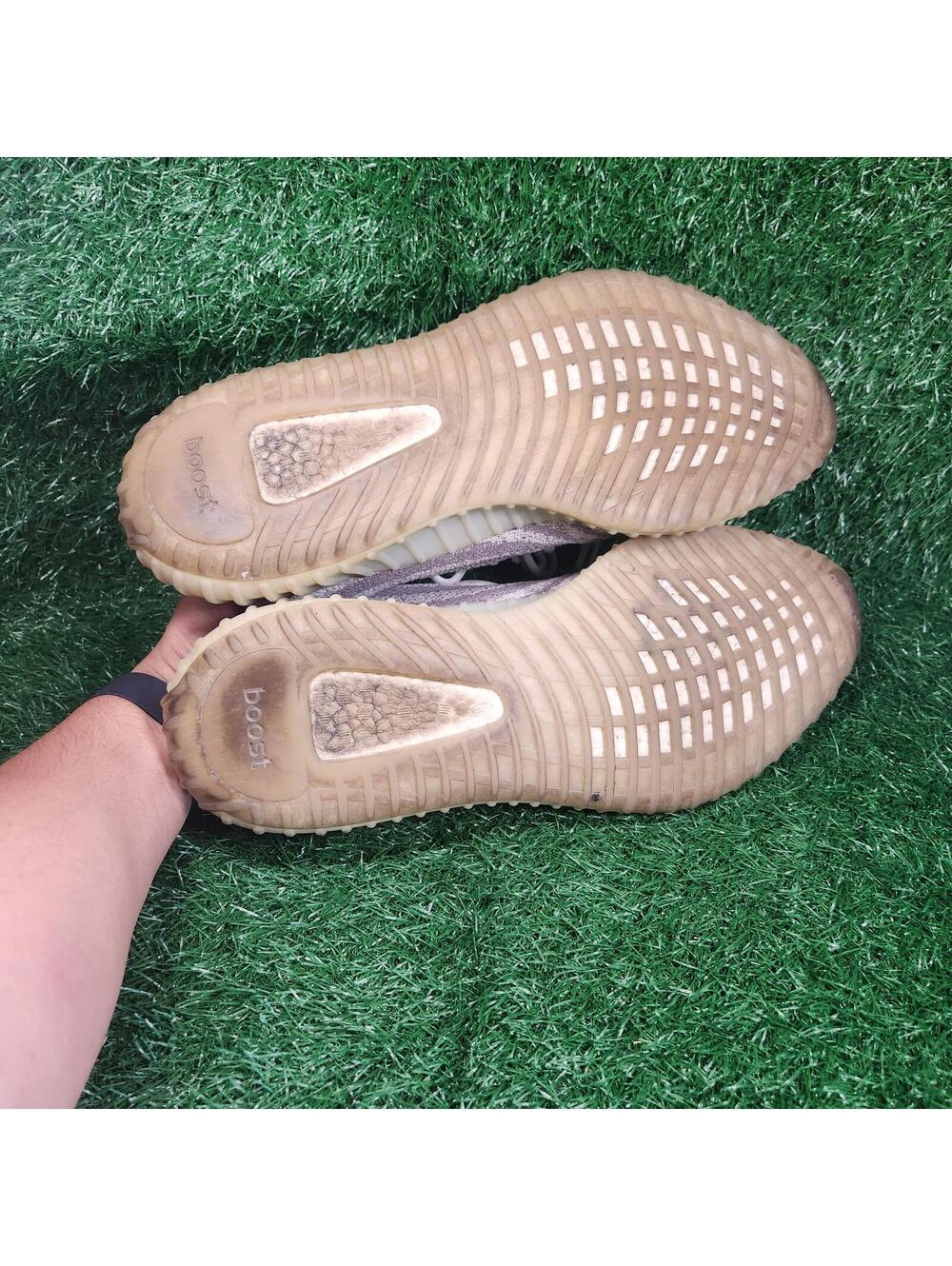 Adidas Yeezy Boost 350 V2 Blue Tint Size 14 Grey Red B37571 Sneaker shoes - Picture 7 of 7